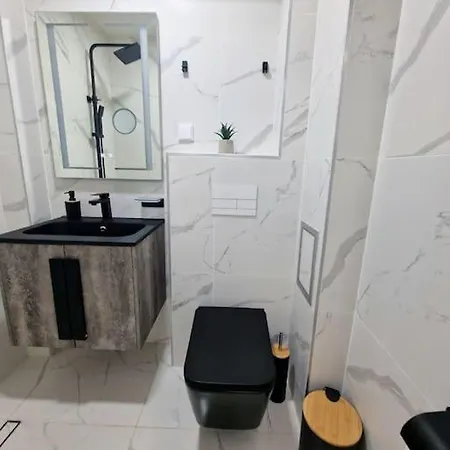 Central Luxe - Elisha アパート