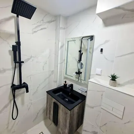 Central Luxe - Elisha アパート *