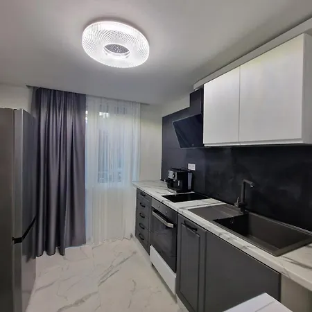 Central Luxe - Elisha * Varna